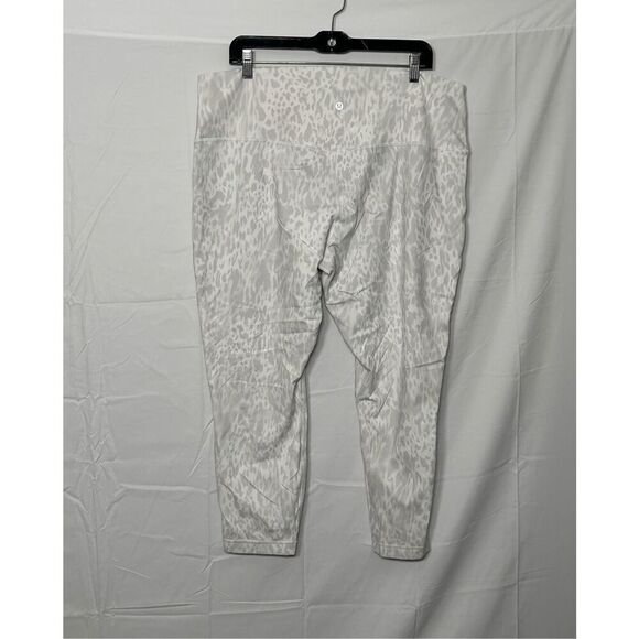 Lululemon capri leggings Size 20 C35-2 - Picture 2 of 2